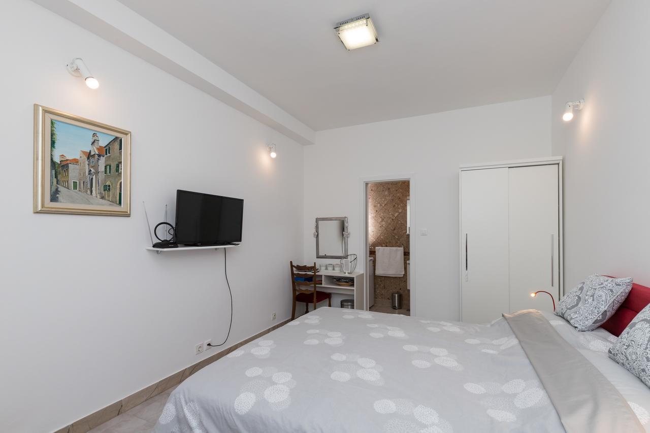 Apartment & Rooms Primi With Free Parking Ragusa Esterno foto